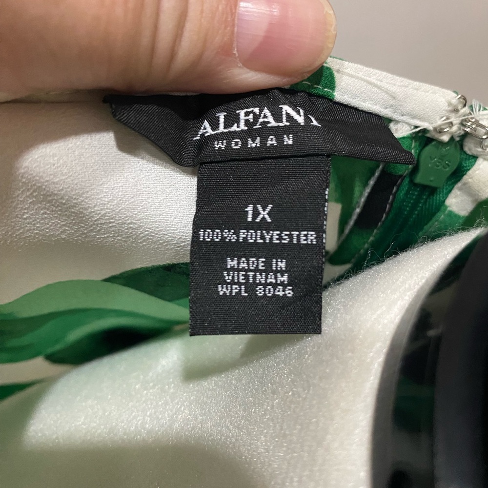 Alfani Blouse - Picture 4 of 4